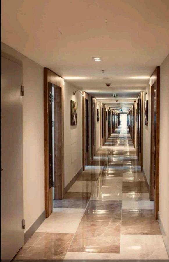 Deluxe Hotel Room In The Heart Of Batumi Orbi City A Block Exterior foto